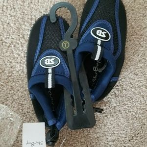 Brand New boys size 7 watershoes